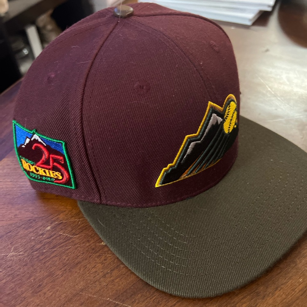 Colorado Rockies RARE 25th Anniversary SnapBack Hat (Maroon/Olive Green)